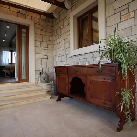 Secluded Oasis With Pool, Outdoor Kitchen, & Landscaped Terraces Villa