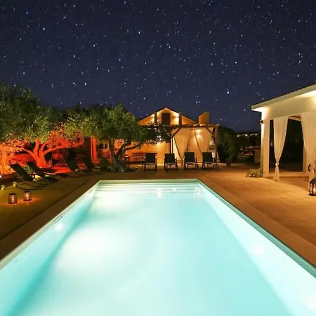 Secluded Oasis With Pool, Outdoor Kitchen, & Landscaped Terraces