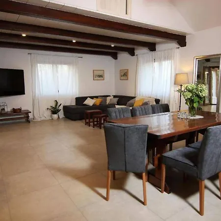 Secluded Oasis With Pool, Outdoor Kitchen, & Landscaped Terraces