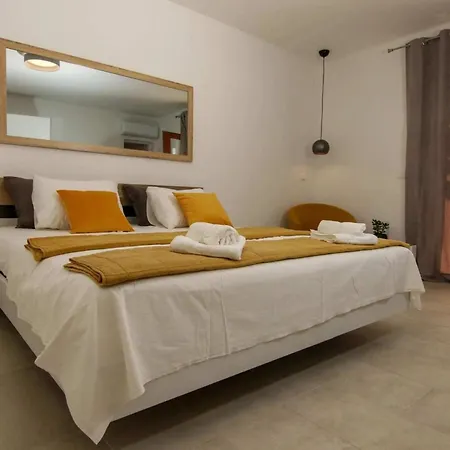 Secluded Oasis With Pool, Outdoor Kitchen, & Landscaped Terraces Vila *